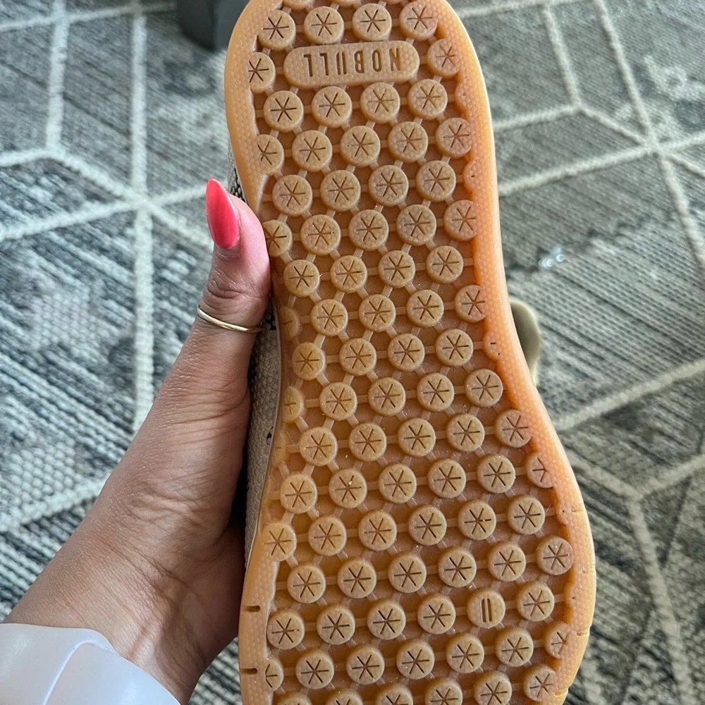 Stylish Camouflage Sneakers - Picture 4 of 8